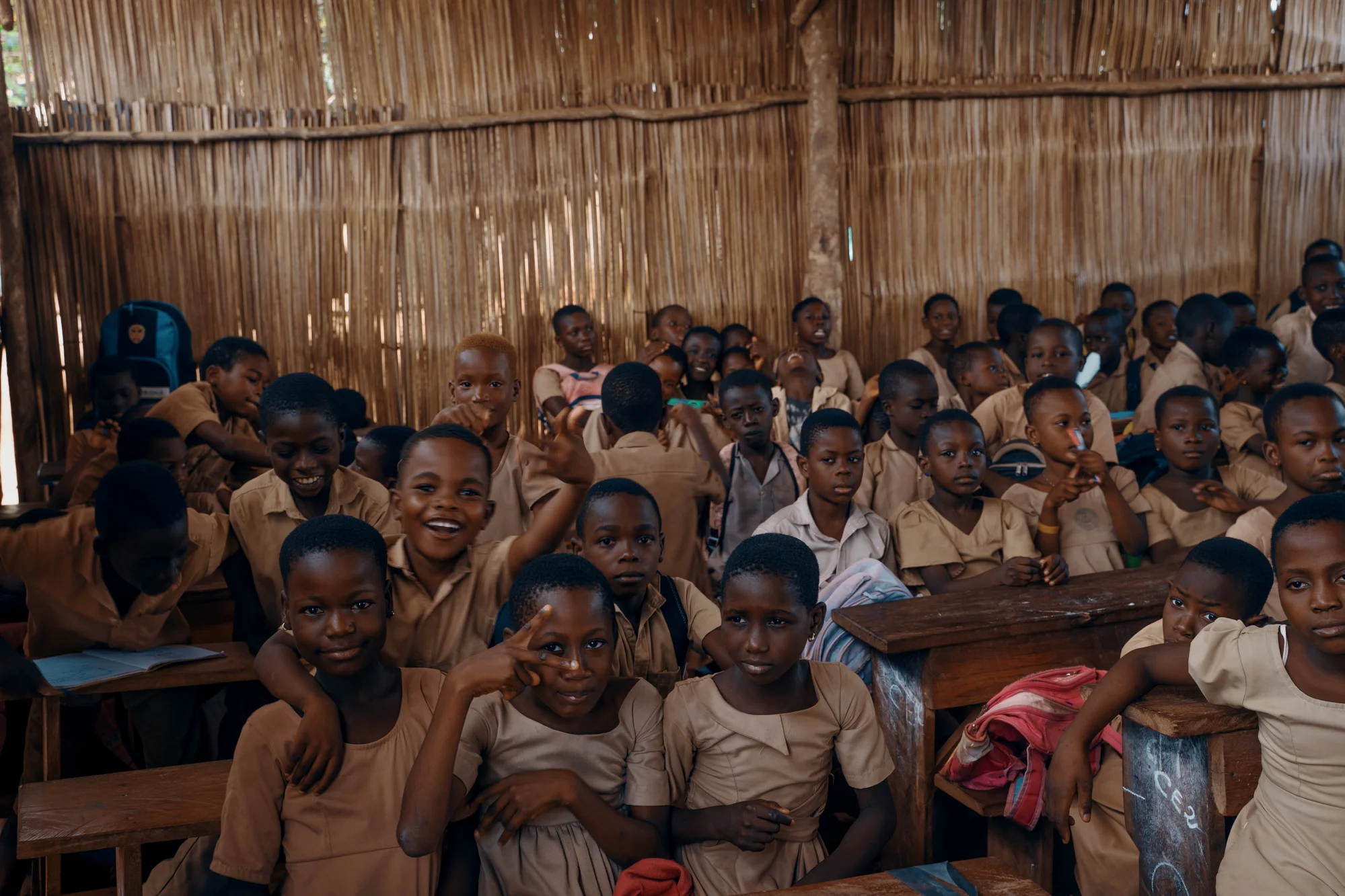 100 écoles, 100 000 livres